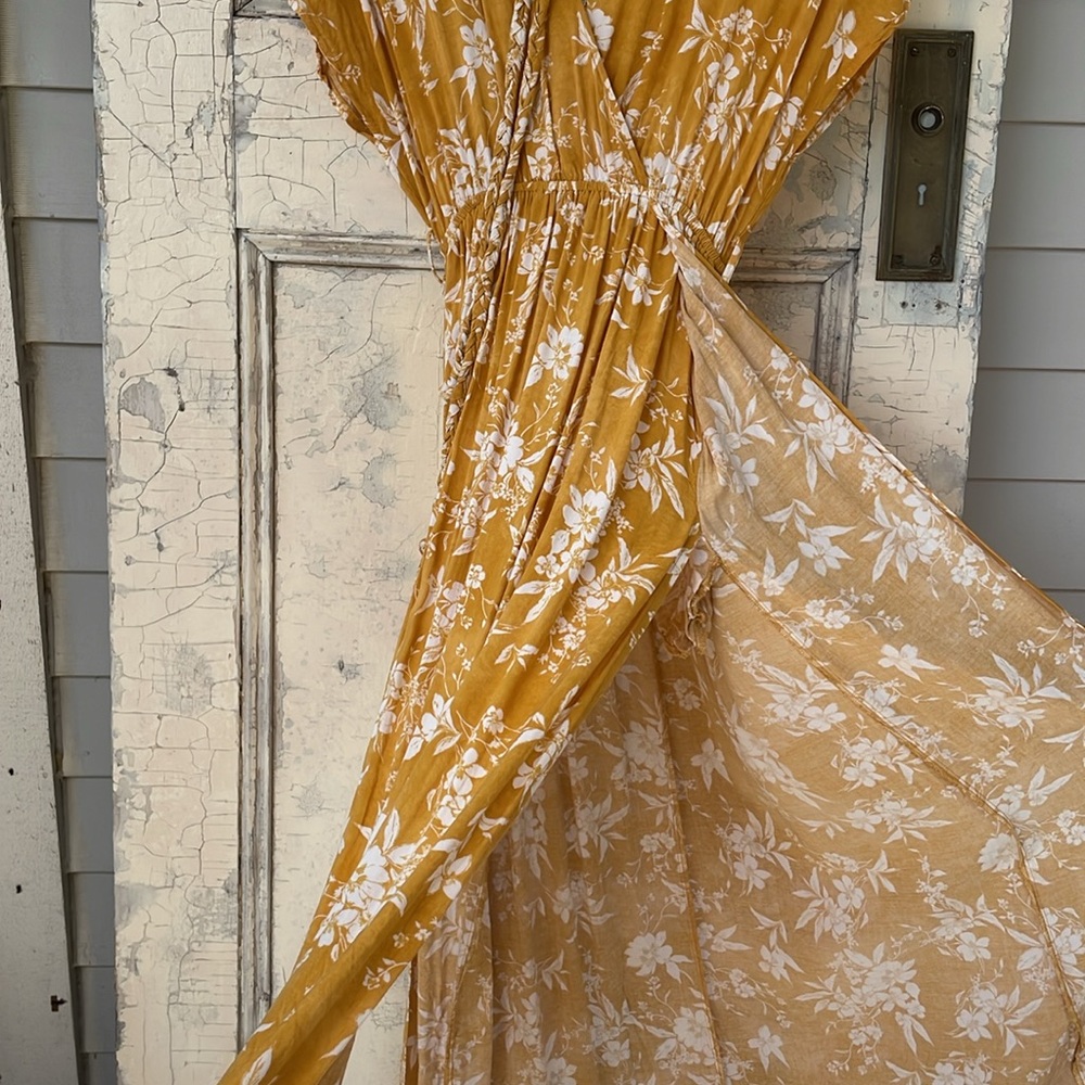 Mustard Seed Yellow (W/ POCKETS) and White Floral Sundress (small) - Picture 6 of 12